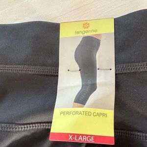 Tangerine Midnight Black Capri Leggings